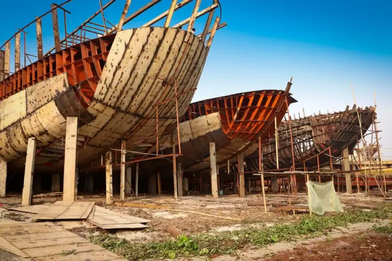 Construction navale : comment se fabrique un navire, des plans à la mer