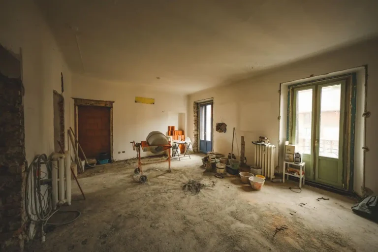 Coût d&rsquo;une rénovation au m² : les vraies fourchettes (et ce qui les fait bouger)