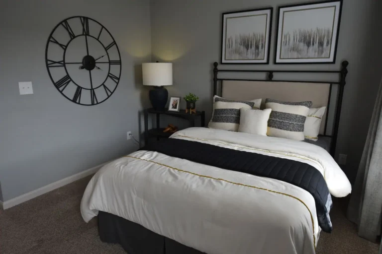 Décoration murale d&rsquo;une chambre : idées et méthode pour un mur réussi