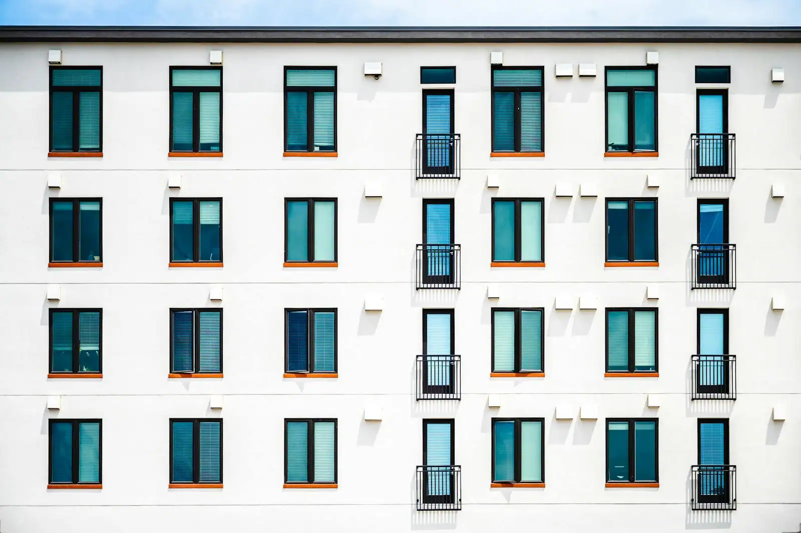 Immeuble résidentiel neuf représentant l'investissement locatif encadré par la loi Pinel