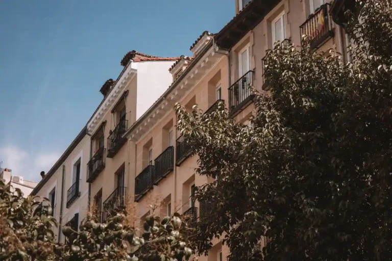 Louer un logement en Espagne : démarches, contrats et budget