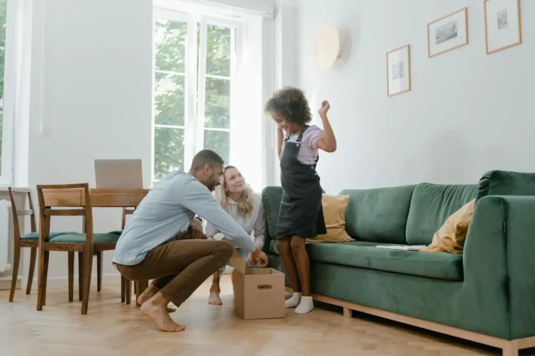 Nouvelle maison : démarches, organisation et bien-être de la famille