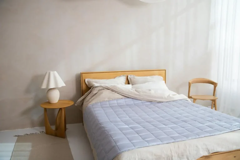 Tendance déco chambre 2026 : les styles et couleurs qui s&rsquo;imposent
