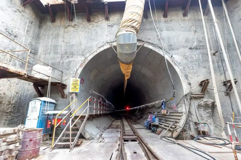 La construction du tunnel sous la Manche : un chantier hors normes