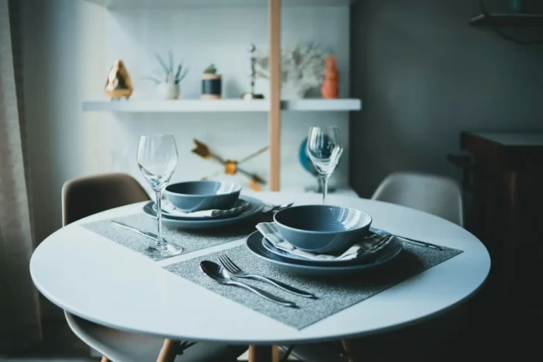 Dresser une table à manger simple : les bases qui suffisent